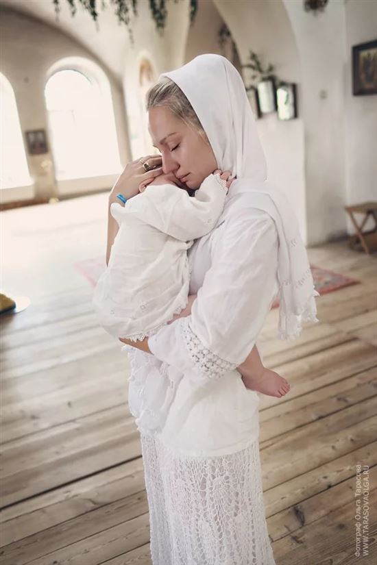 Одежда крестной матери на крещение