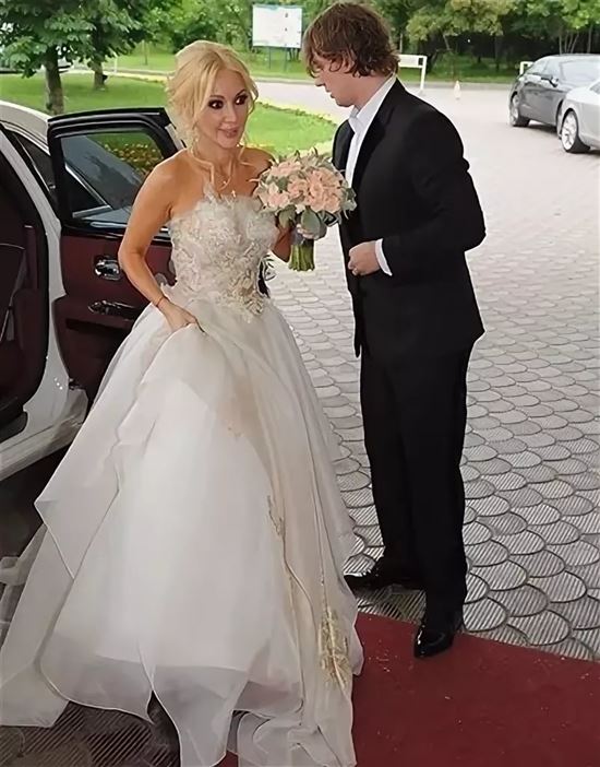 В 28 вышла замуж. Свадьба Леры Кудрявцевой. Свадьба Леры Кудрявцевой и Игоря Макарова. Свадьба Леры Кудрявцевой и Макарова.